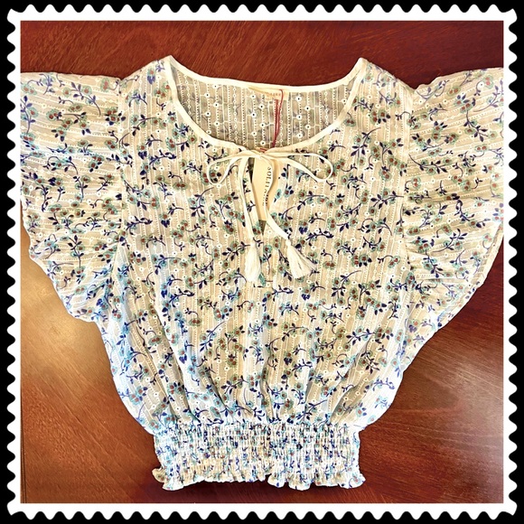 SOLITAIRE Floral Top (NWT) - Picture 2 of 5